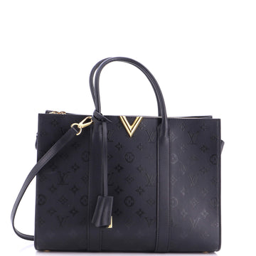Very Tote Monogram Leather GM