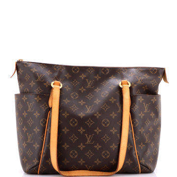 Totally Handbag Monogram Canvas MM