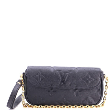 Ivy Wallet on Chain Monogram Empreinte Giant