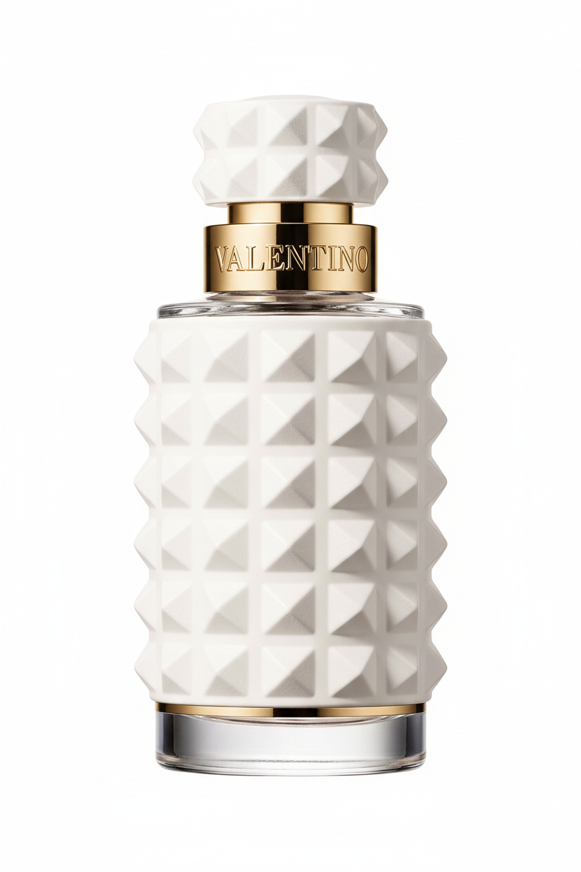 Valentino Donna Born in Roma Ivory bottle close-up macro